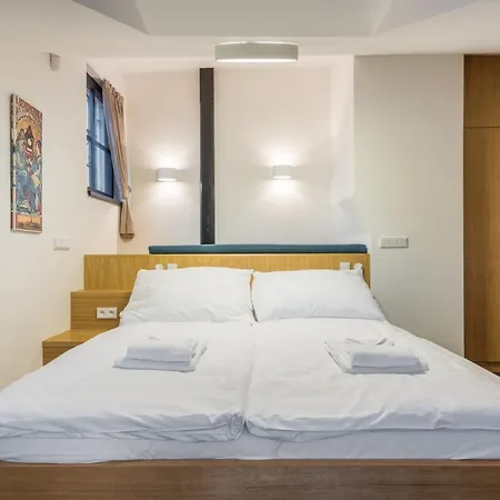 Fancy By Castle * Πράγα